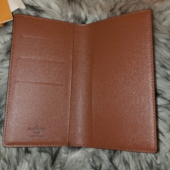 SOLD💥Authentic LV Pocket Agenda cover - Picture 3 of 7